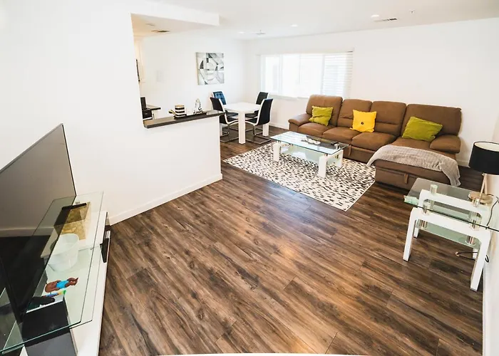 Modern New Close To Downtown La 1 Bedroom With Parking